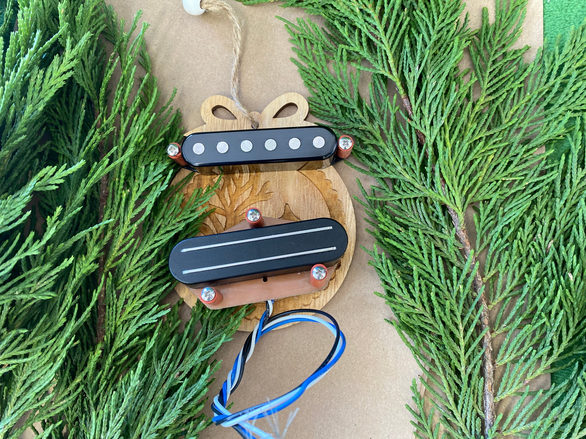 2025 Holiday Set Tele