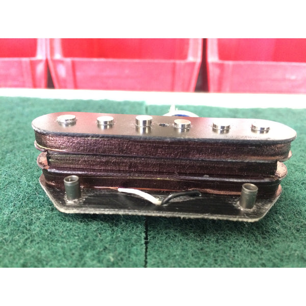 L200TL- direct alnico magents- slight stagger